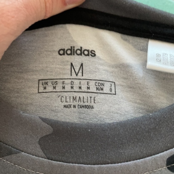 Adidas Fast and Confident AOP Camo Black and Grey Short sleeve shirt Climilte - Picture 3 of 3